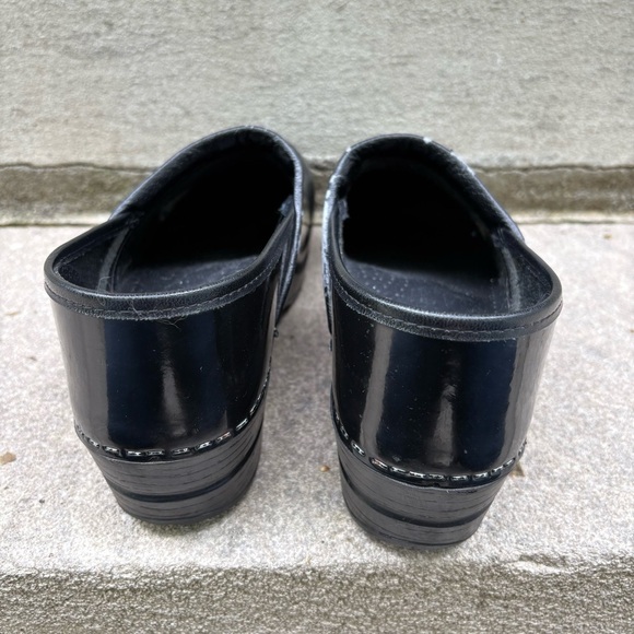 Dansko Black Patent Leather Clogs Size 42 - Picture 4 of 7